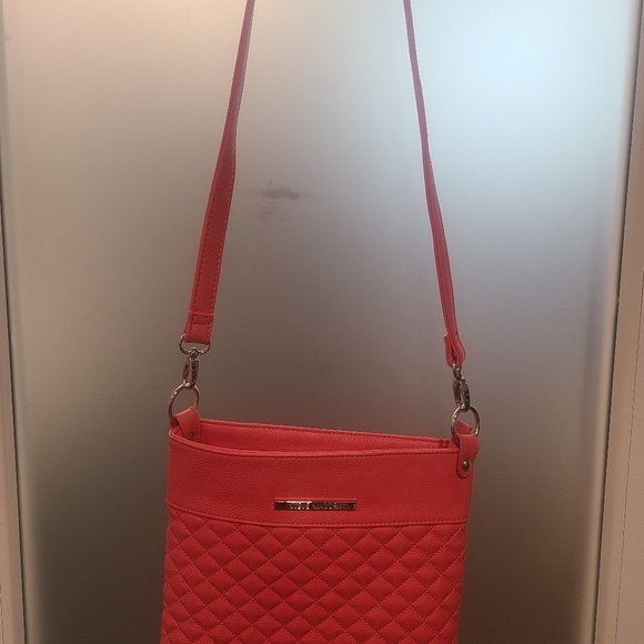 Steve Madden Coral Quilted Shoulder Crossbody Bag - Picture 7 of 15